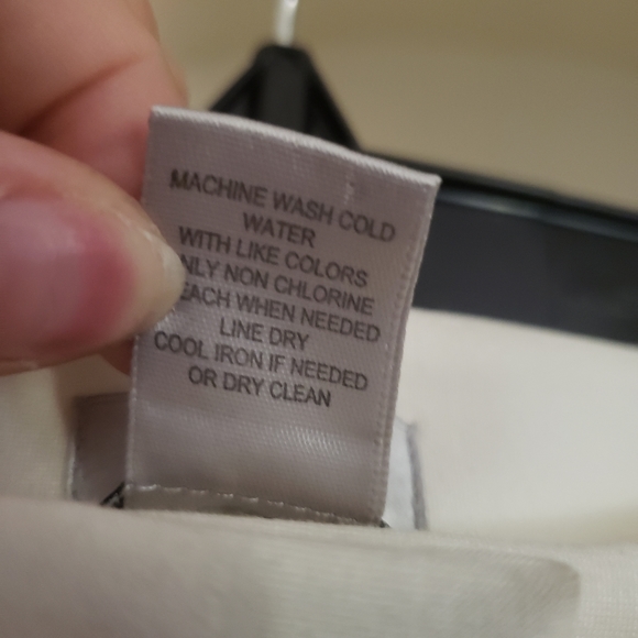 White Caché Pant Suit with Tank to Match - Picture 5 of 16